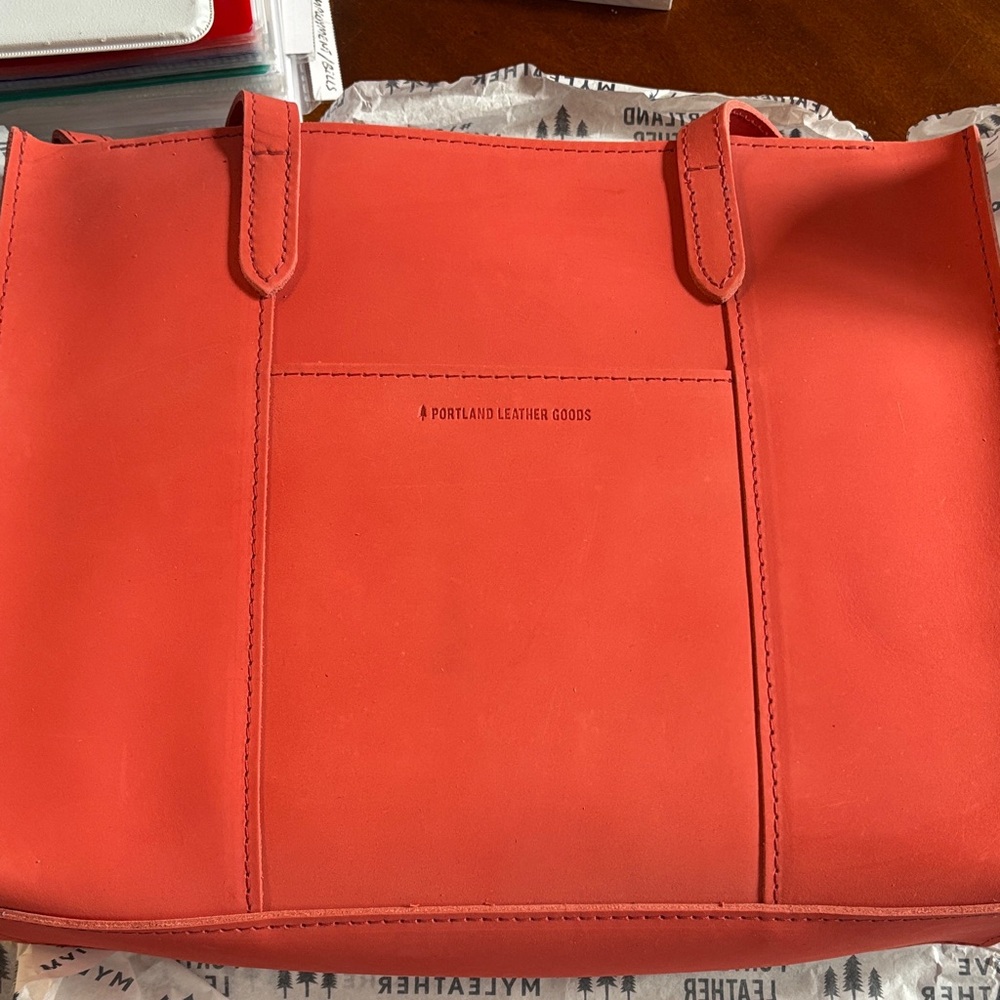 Sherbet color Portland Leather East west Lola zip